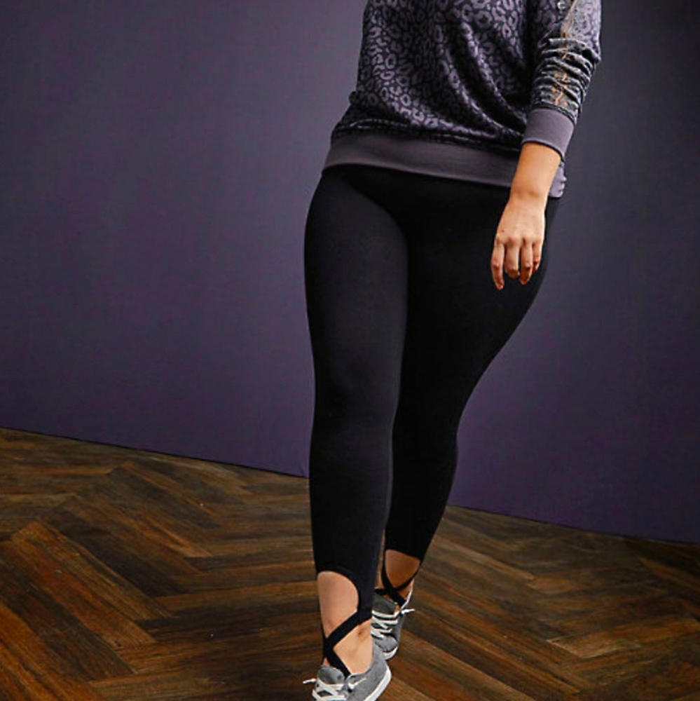 🎉HOST PICK🎉 Torrid Stirrup Ballet Hem Leggings